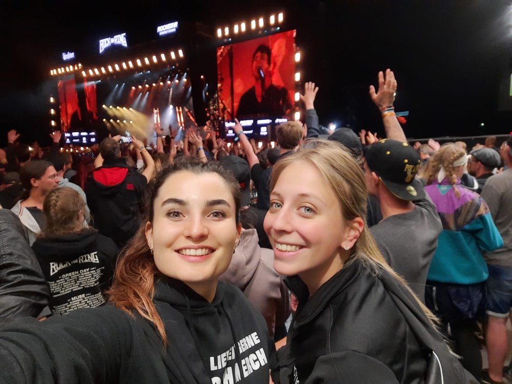 Laura und Lisa zusammen