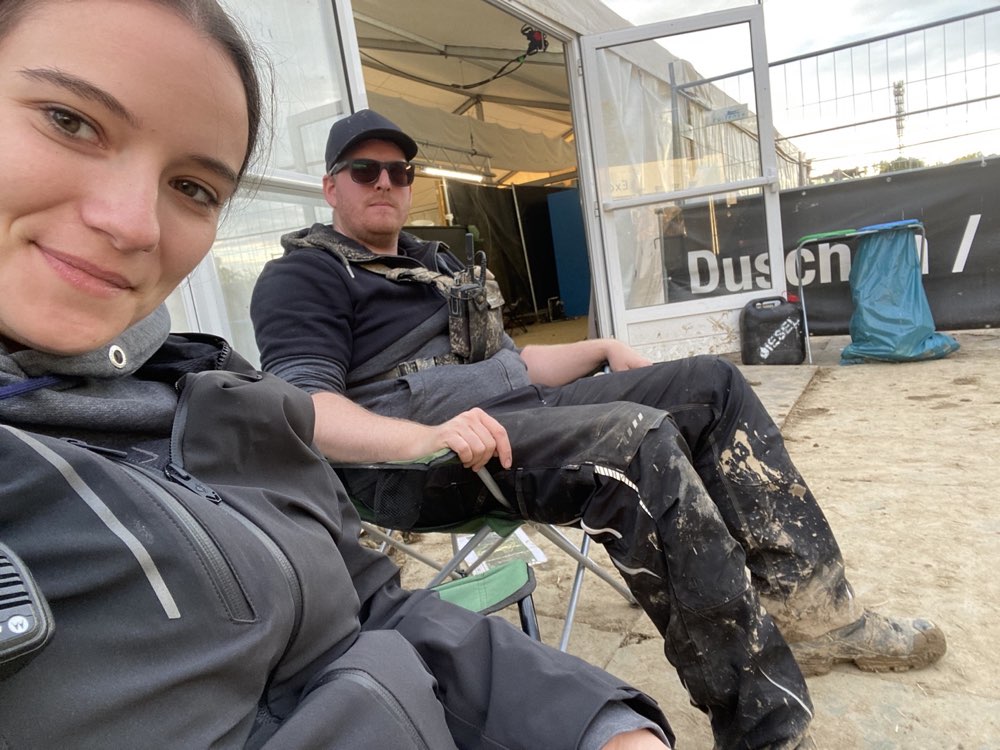 Tobias und Gina im Projektumfeld